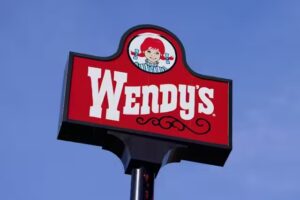 A sign that says "Wendy's.