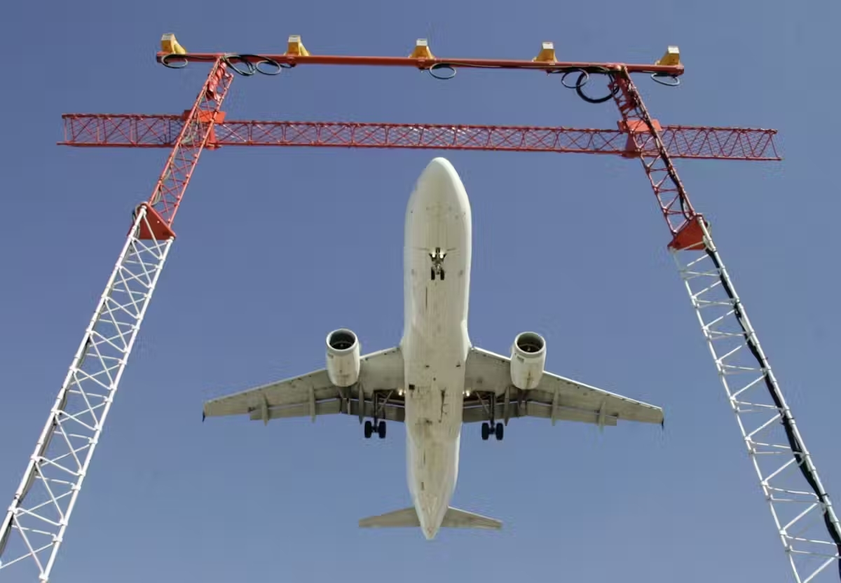 the underside of an airplane in flight